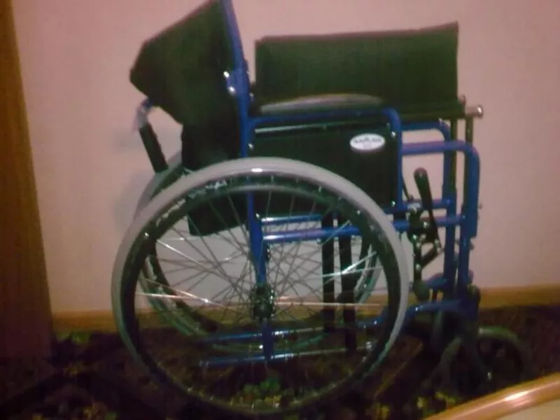 Продам складную коляску для инвалида